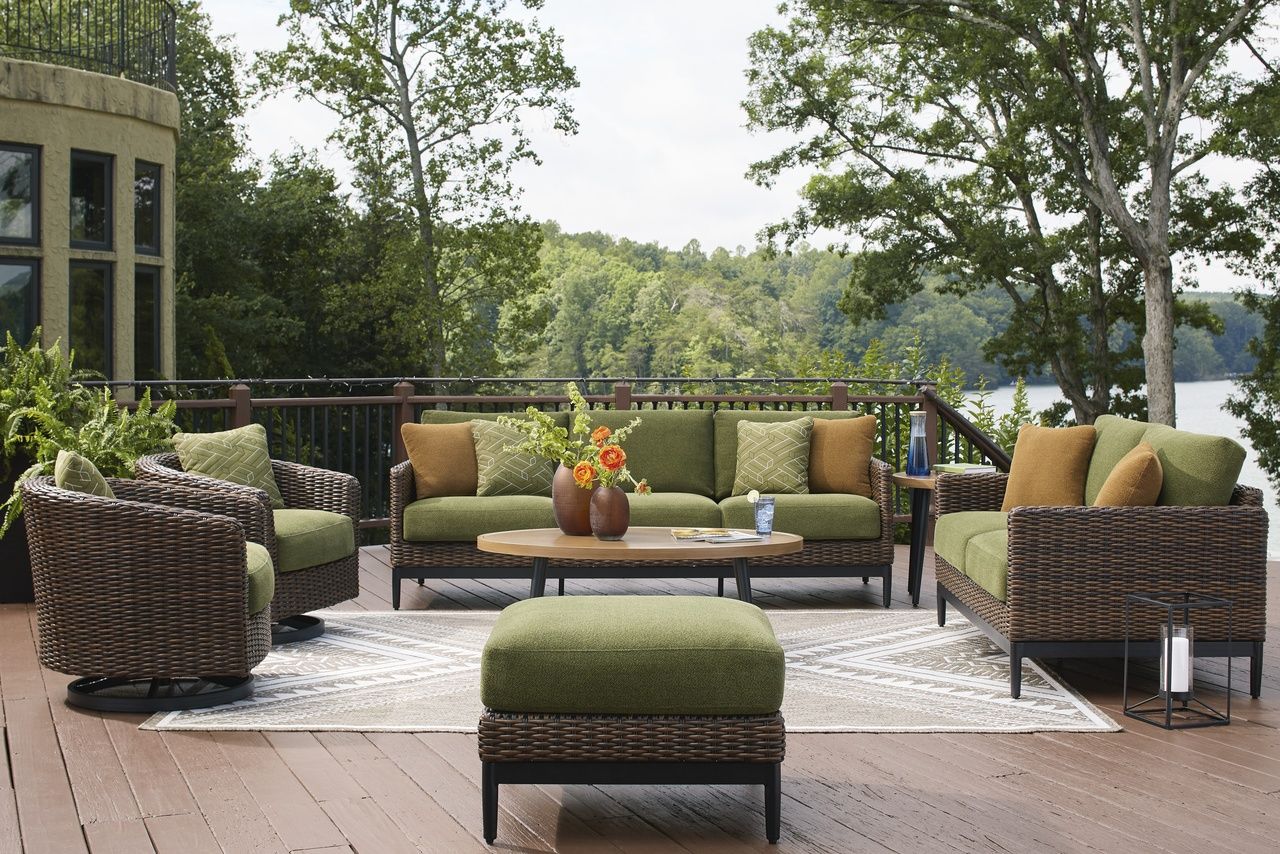 Horizon Hall Outdoor End Table In Two-tone Brown P572706