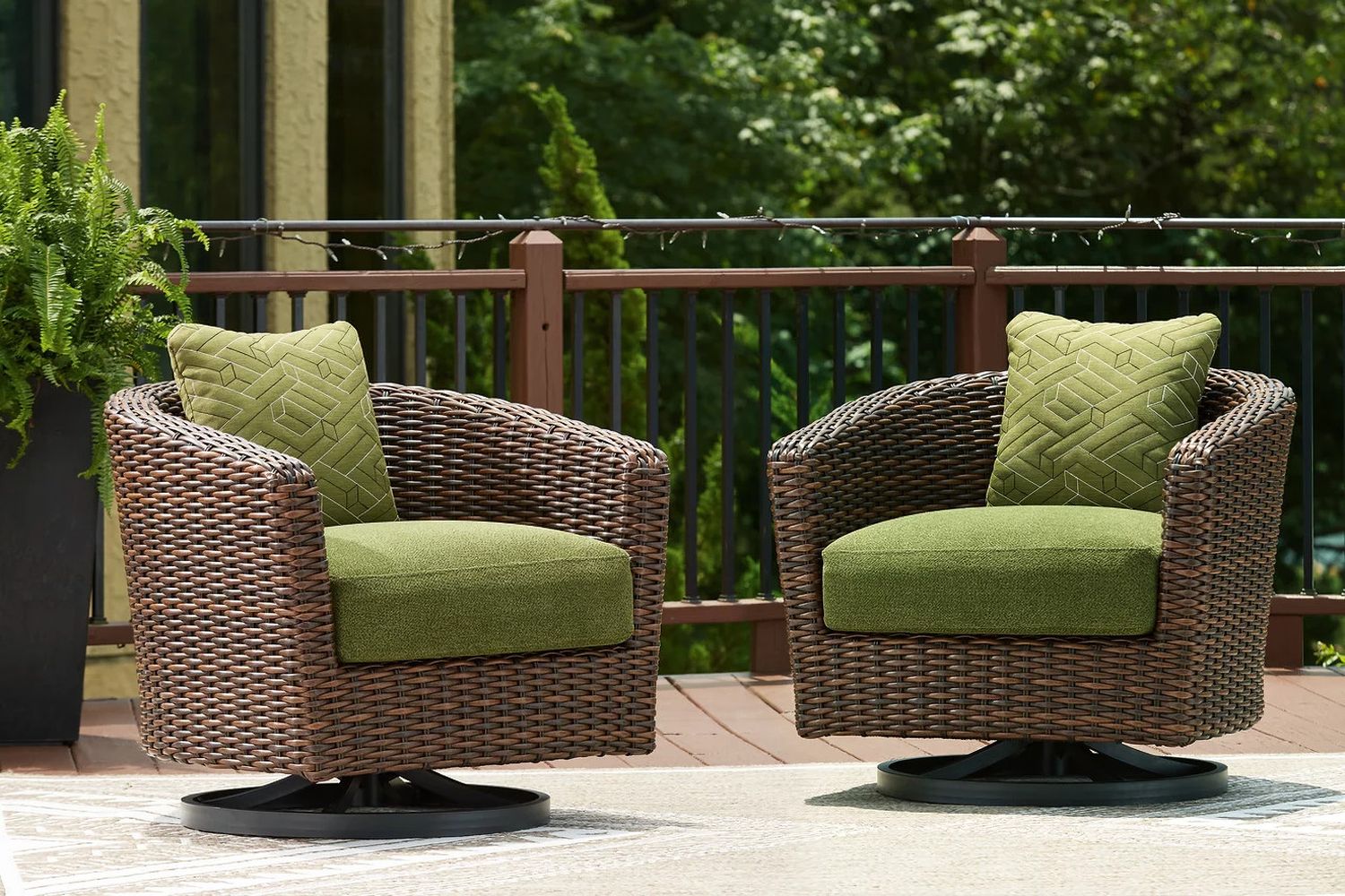Horizon Hall Outdoor Swivel Lounge Chair with Cushion In Brown and Green P572821