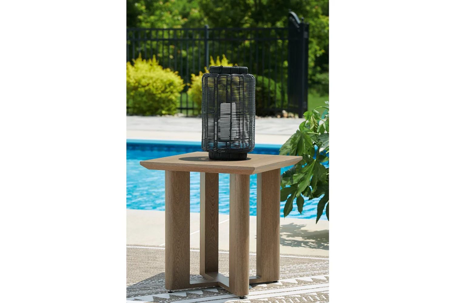 Serene Bay Outdoor End Table In Dark Brown P671702