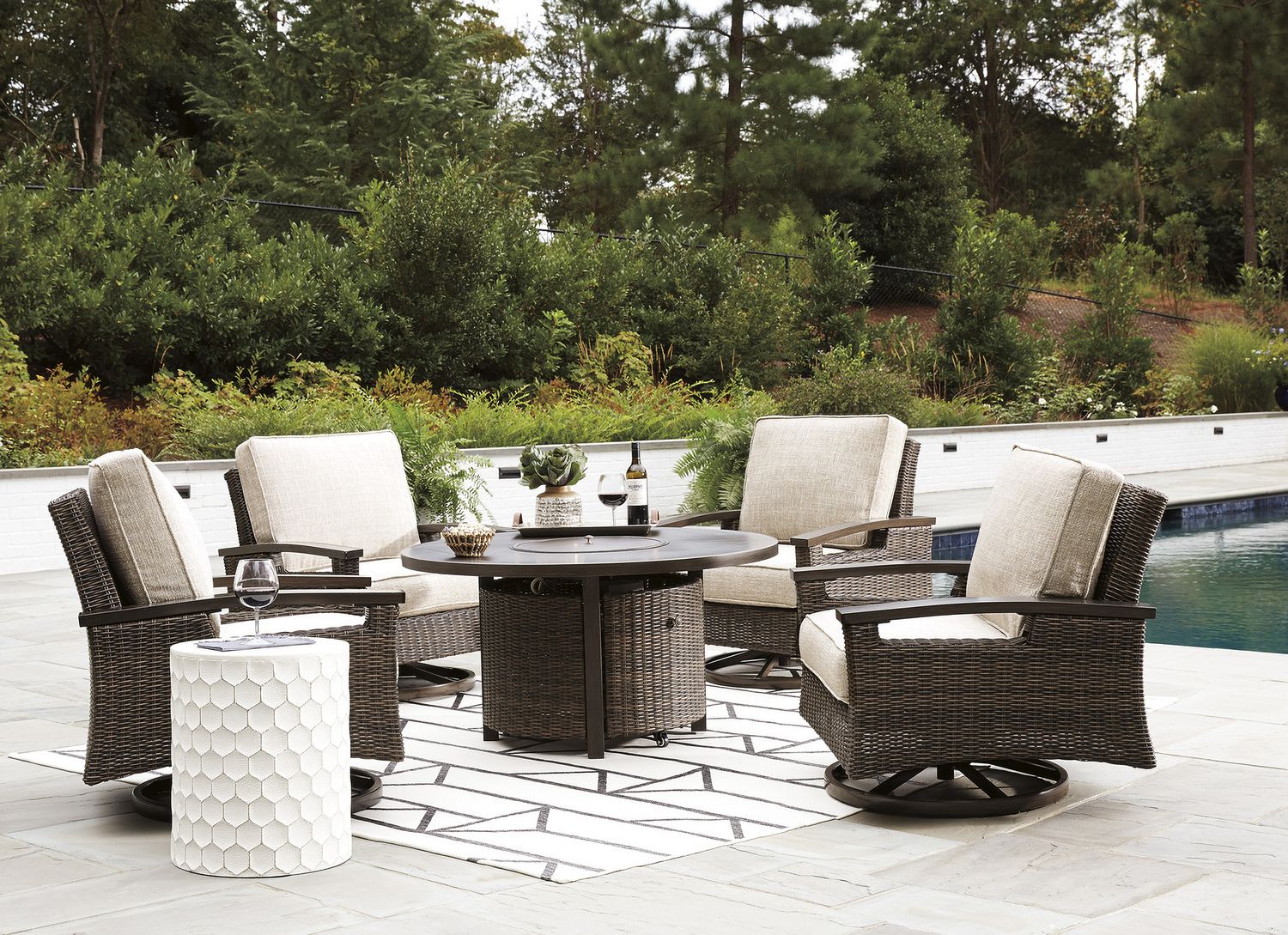 Paradise Trail Medium Brown Outdoor Swivel Lounge Chair Set of 2 P750821