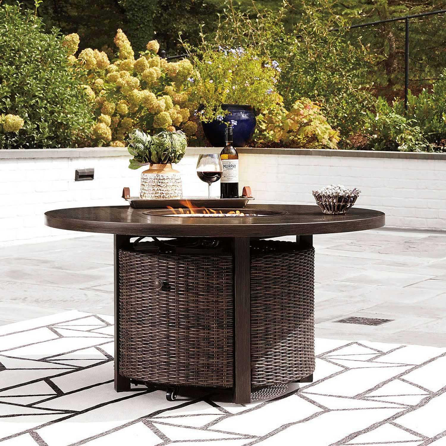 Paradise Trail Medium Brown Outdoor Round Conversation Set P750P7