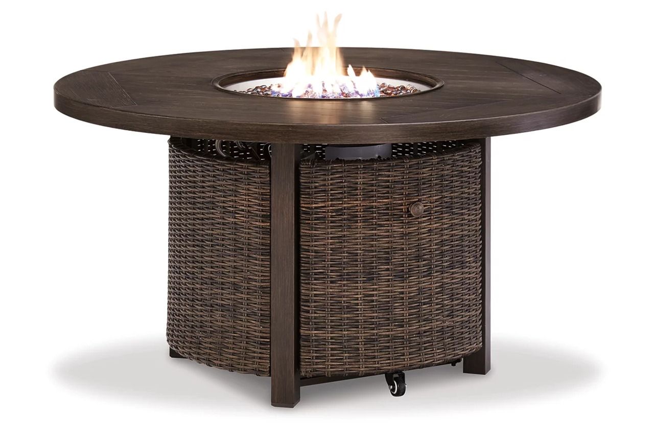 Paradise Trail Medium Brown Outdoor Round Conversation Set P750P7