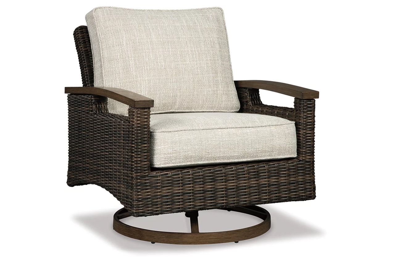 Paradise Trail Medium Brown Outdoor Round Conversation Set P750P7