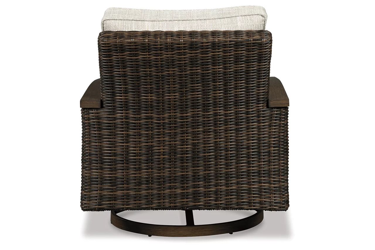Paradise Trail Medium Brown Outdoor Round Conversation Set P750P7