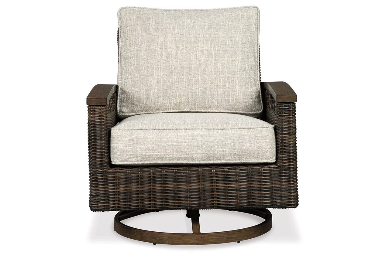 Paradise Trail Medium Brown Outdoor Round Conversation Set P750P7