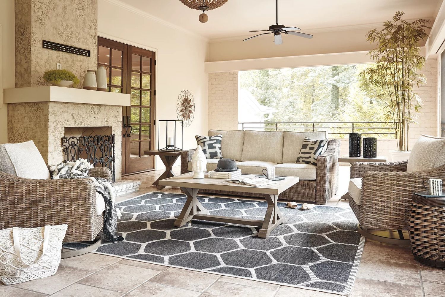 Beachcroft Light Gray Outdoor Sofa with Cushion P791838