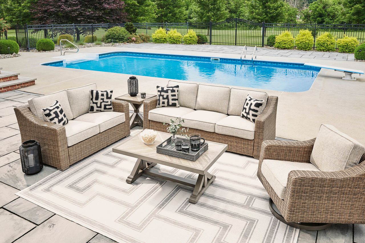 Beachcroft Light Gray Outdoor Sofa with Cushion P791838
