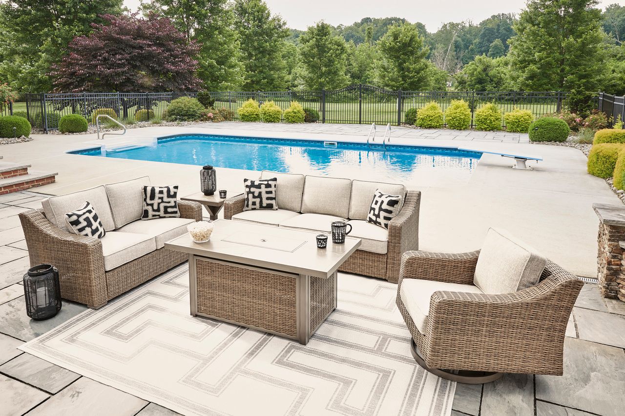 Beachcroft Light Gray Outdoor Sofa with Cushion P791838