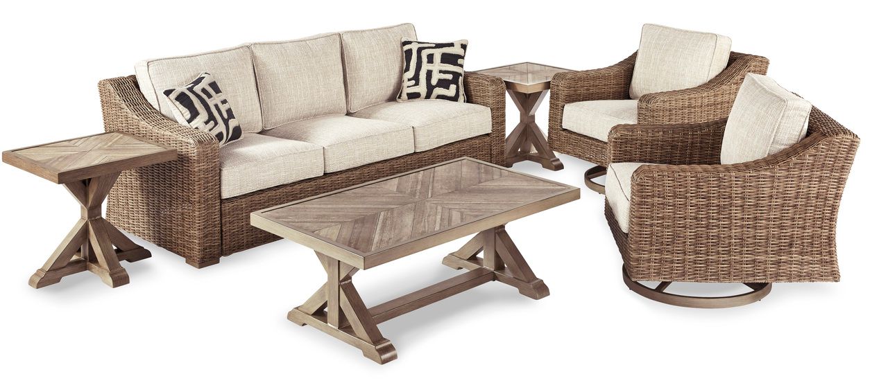 Beachcroft Light Gray Outdoor Sofa with Cushion P791838