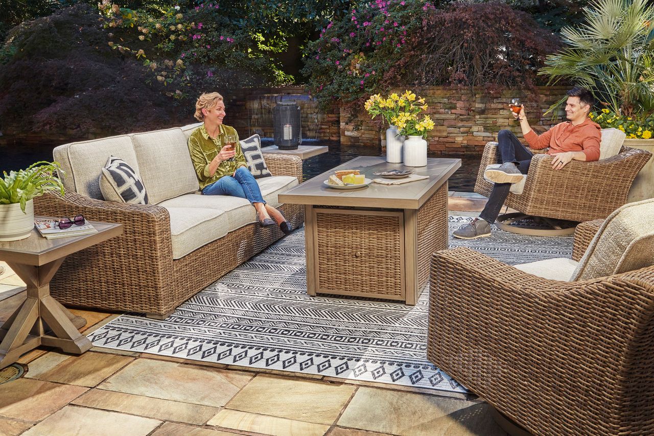 Beachcroft Light Gray Outdoor Sofa with Cushion P791838