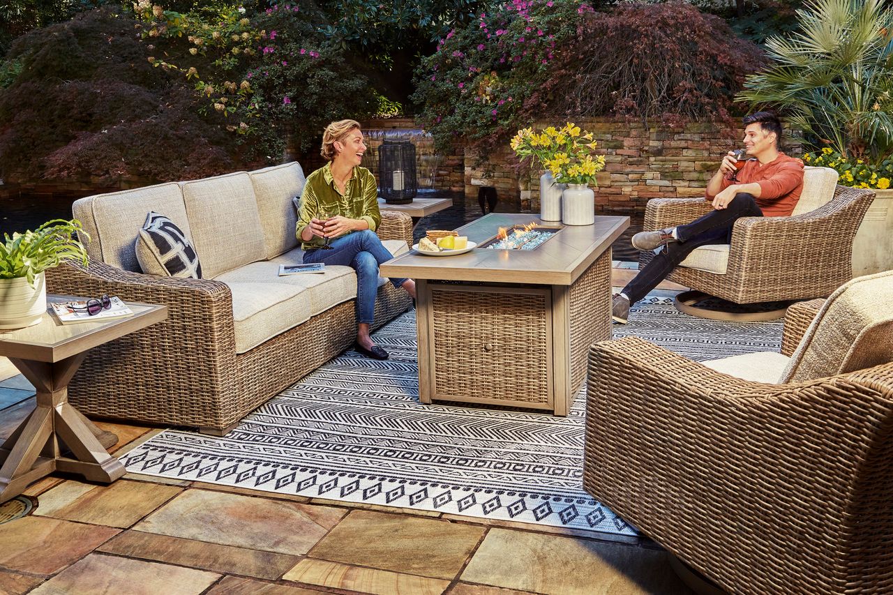 Beachcroft Light Gray Outdoor Sofa with Cushion P791838