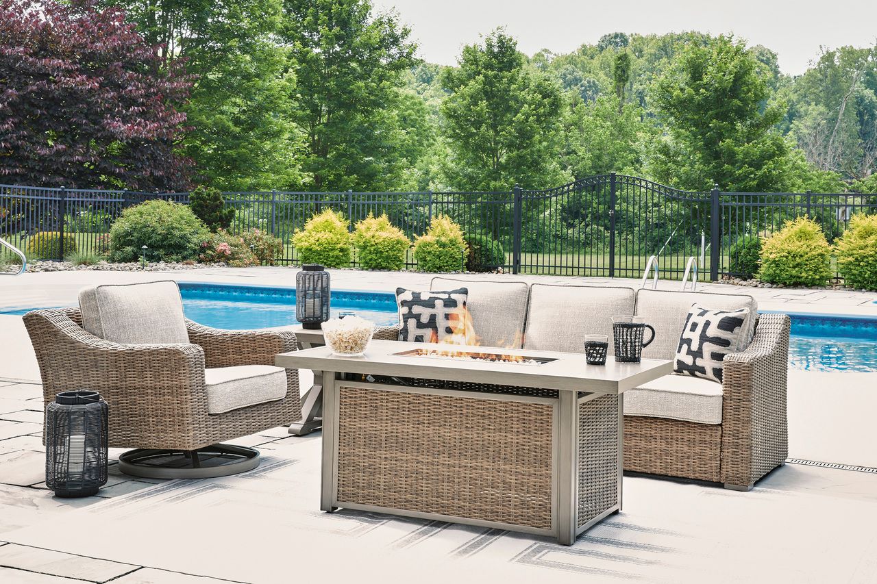 Beachcroft Light Gray Outdoor Sofa with Cushion P791838