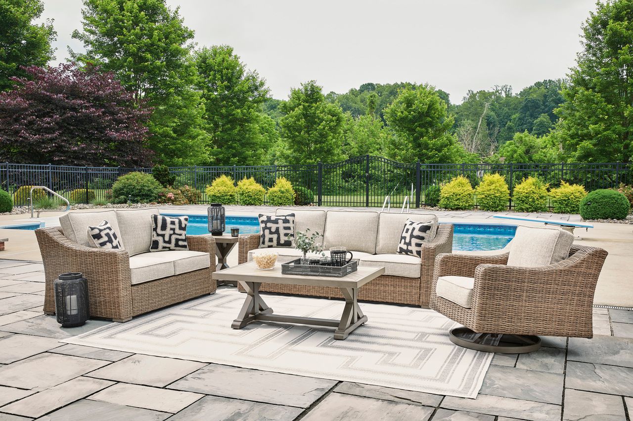 Beachcroft Light Gray Outdoor Sofa with Cushion P791838