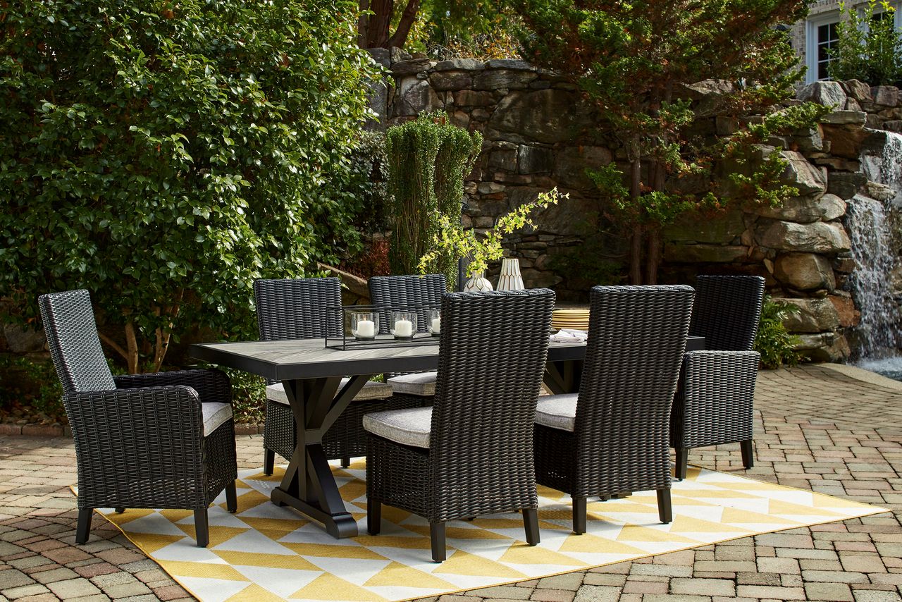 Beachcroft Outdoor Dining Table In Black/Light Gray P792625