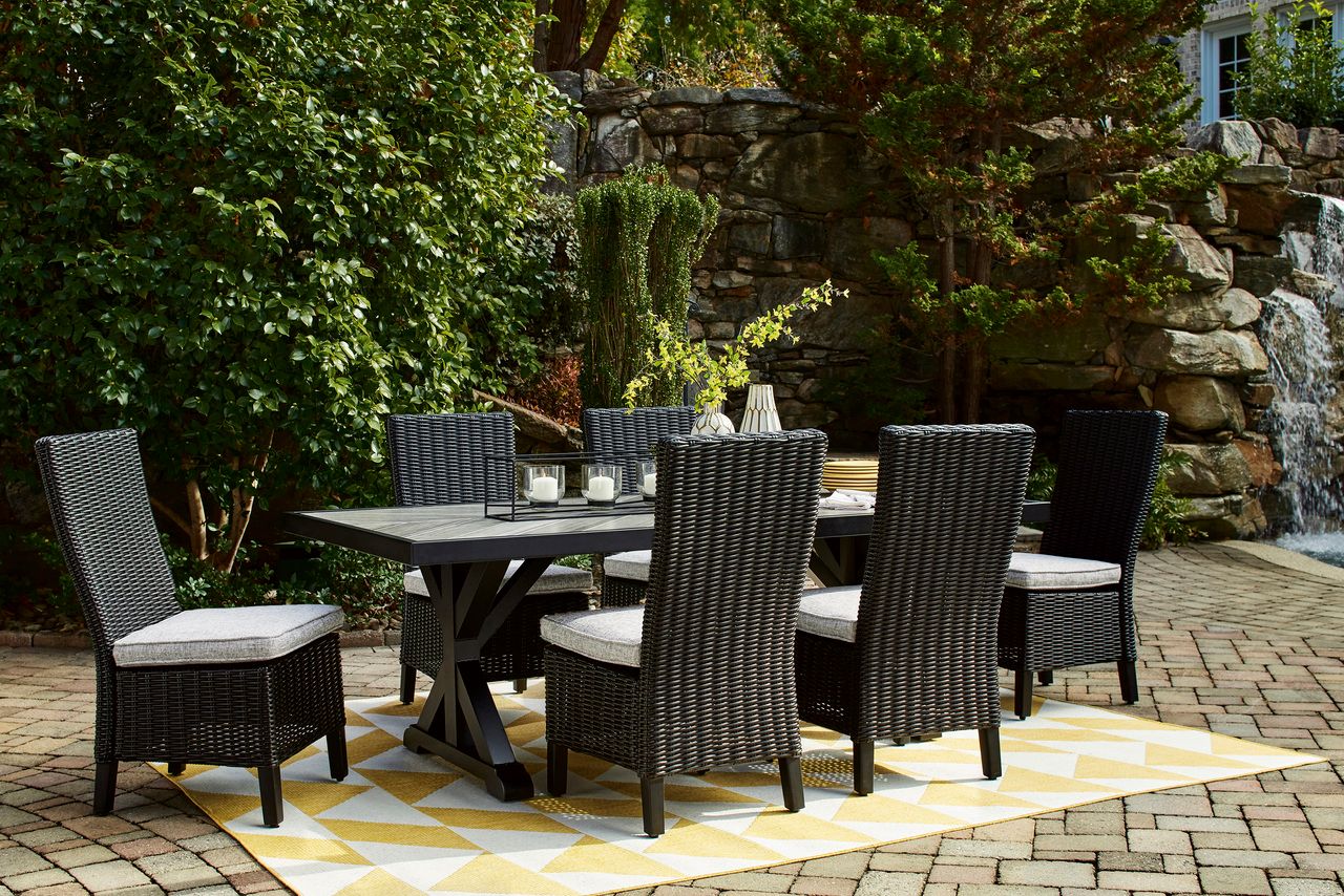 Beachcroft Outdoor Dining Table In Black/Light Gray P792625