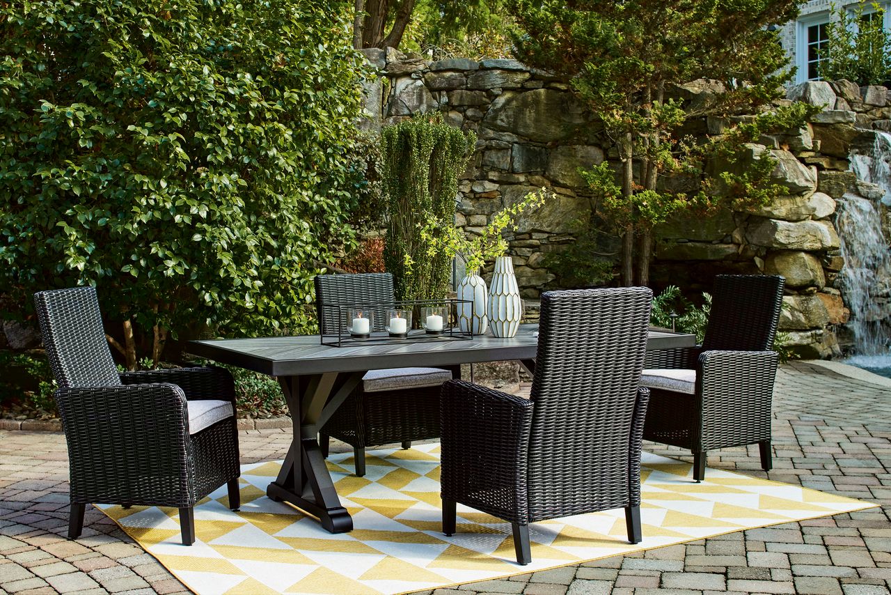 Beachcroft Outdoor Dining Table In Black/Light Gray P792625