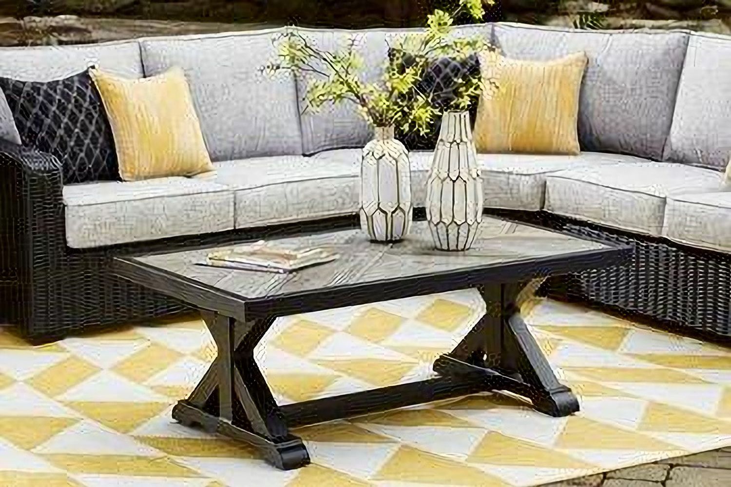 Beachcroft Outdoor Coffee Table In Black/Light Gray P792701
