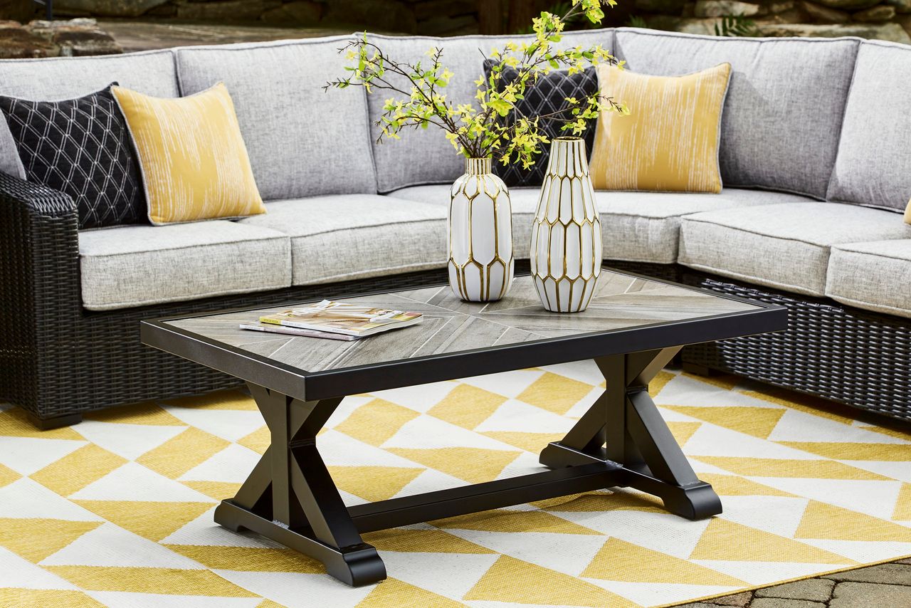Beachcroft Outdoor Coffee Table In Black/Light Gray P792701