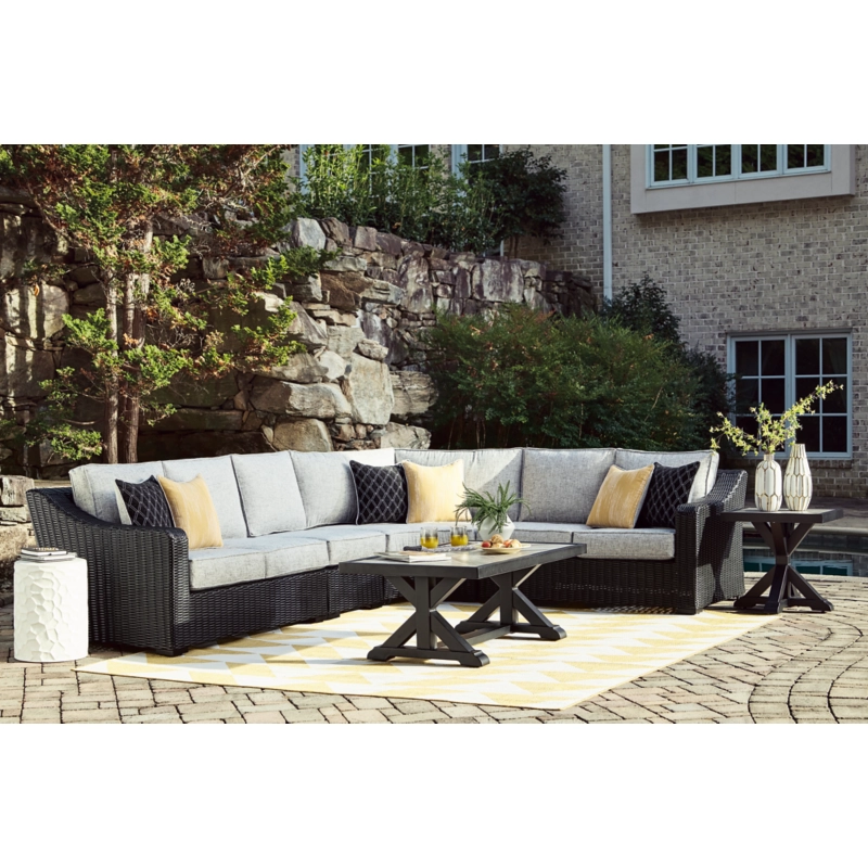 Beachcroft Outdoor End Table In Black/Light Gray P792702