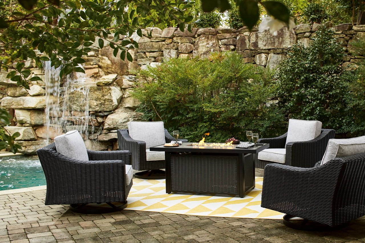 Beachcroft Outdoor Fire Pit Table In Black/Light Gray P792773