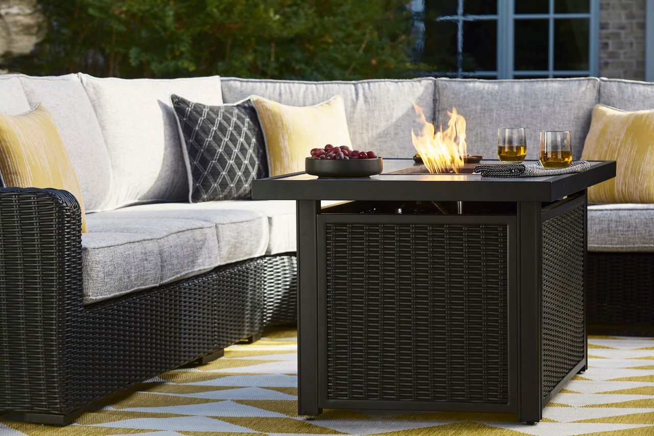 Beachcroft Outdoor Fire Pit Table In Black/Light Gray P792773