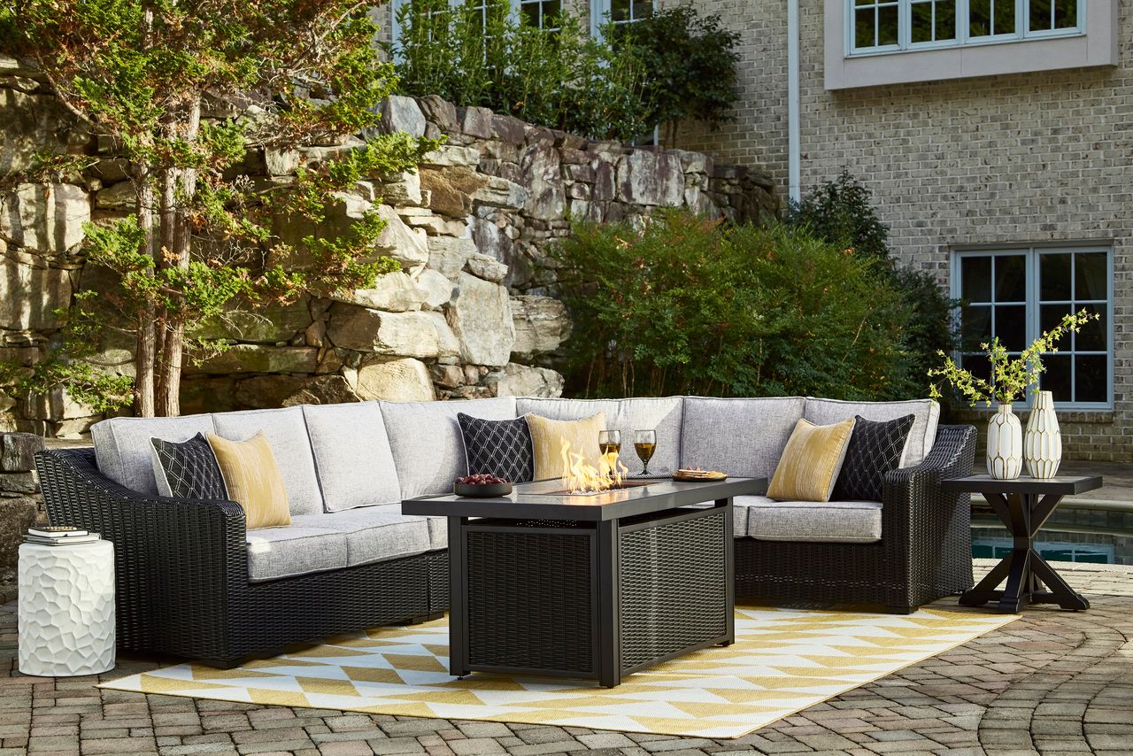 Beachcroft 2-Piece Outdoor Loveseat with Cushion In Black/Light Gray P792854