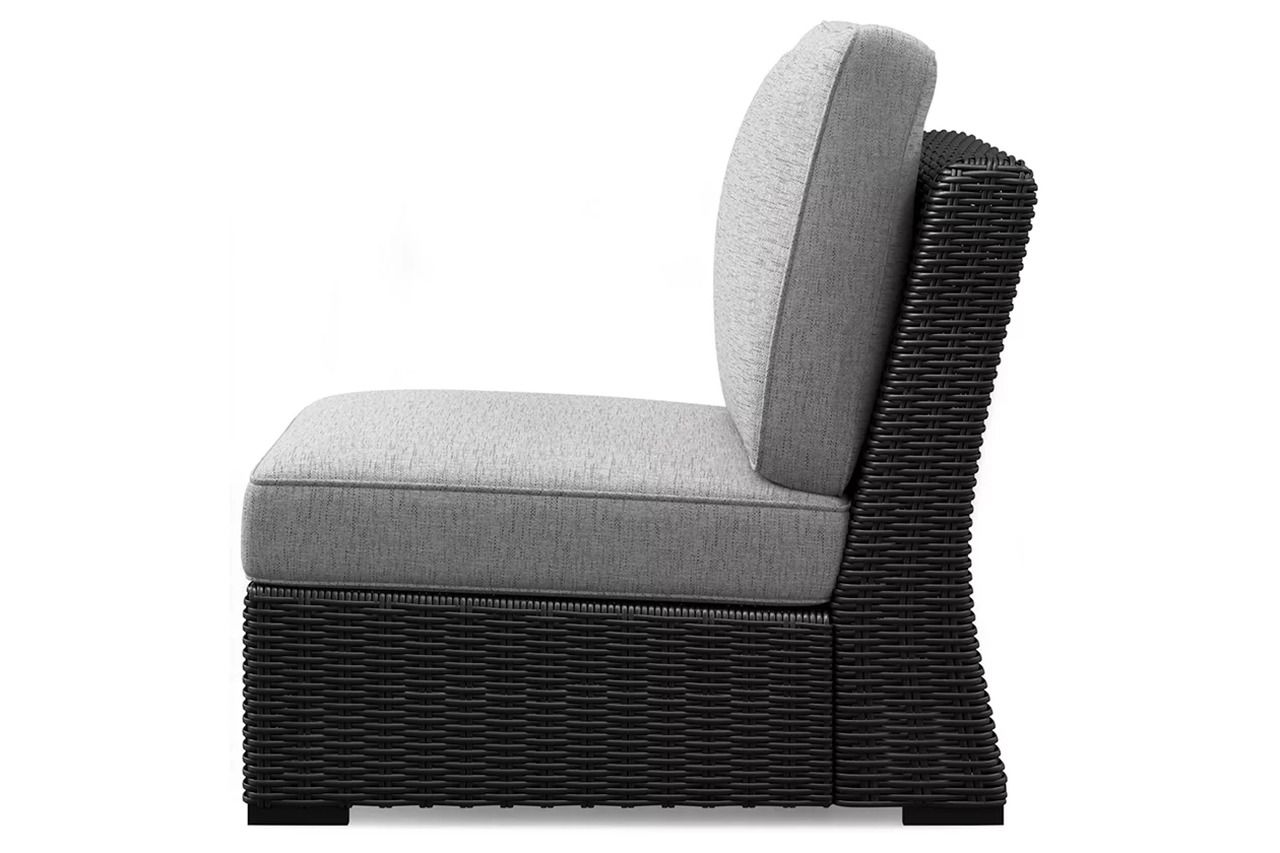 Beachcroft 4-Piece Outdoor Sectional In Black/Light Gray P792P2