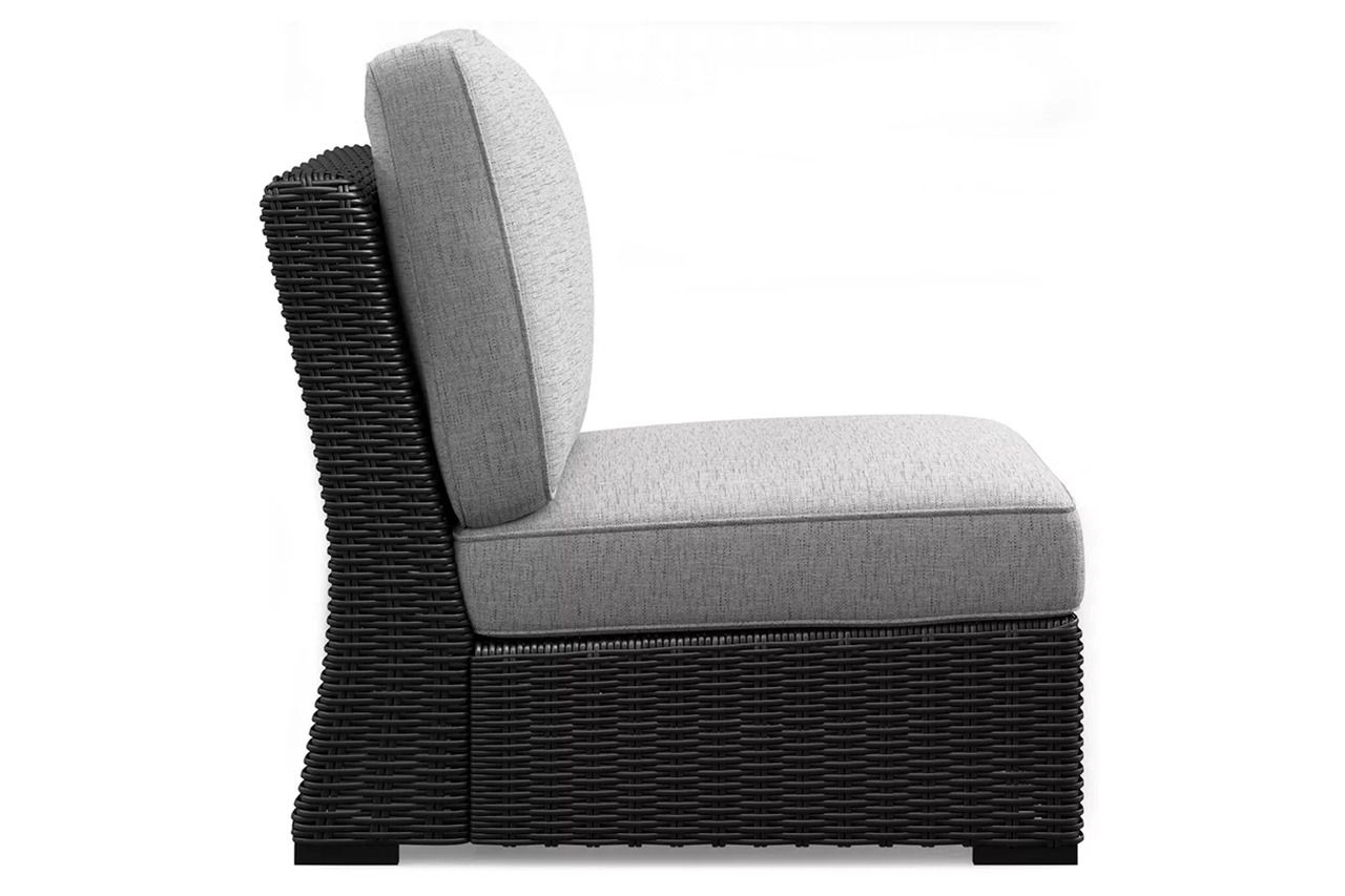 Beachcroft 4-Piece Outdoor Sectional In Black/Light Gray P792P2