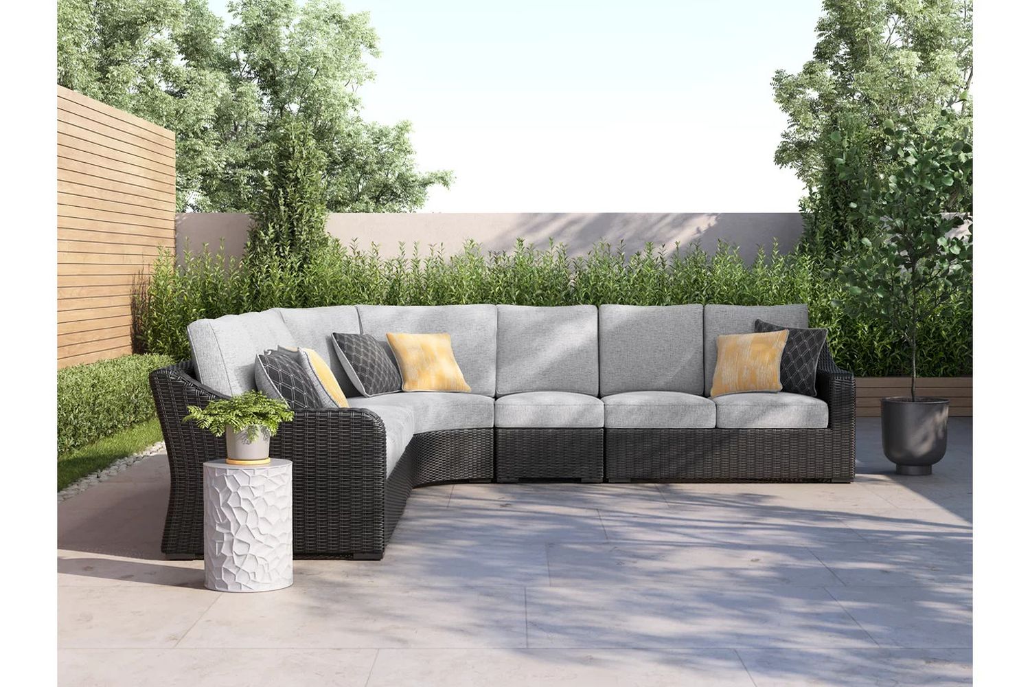 Beachcroft 5-Piece Outdoor Sectional In Black Light Gray P792P6