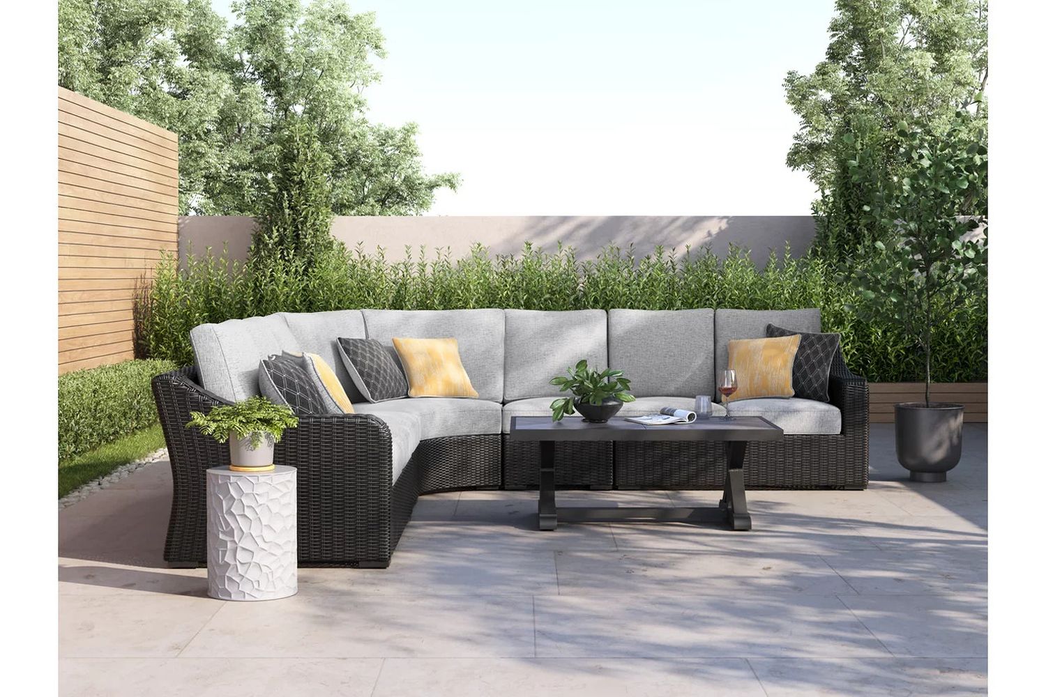 Beachcroft 5-Piece Outdoor Sectional In Black Light Gray P792P6