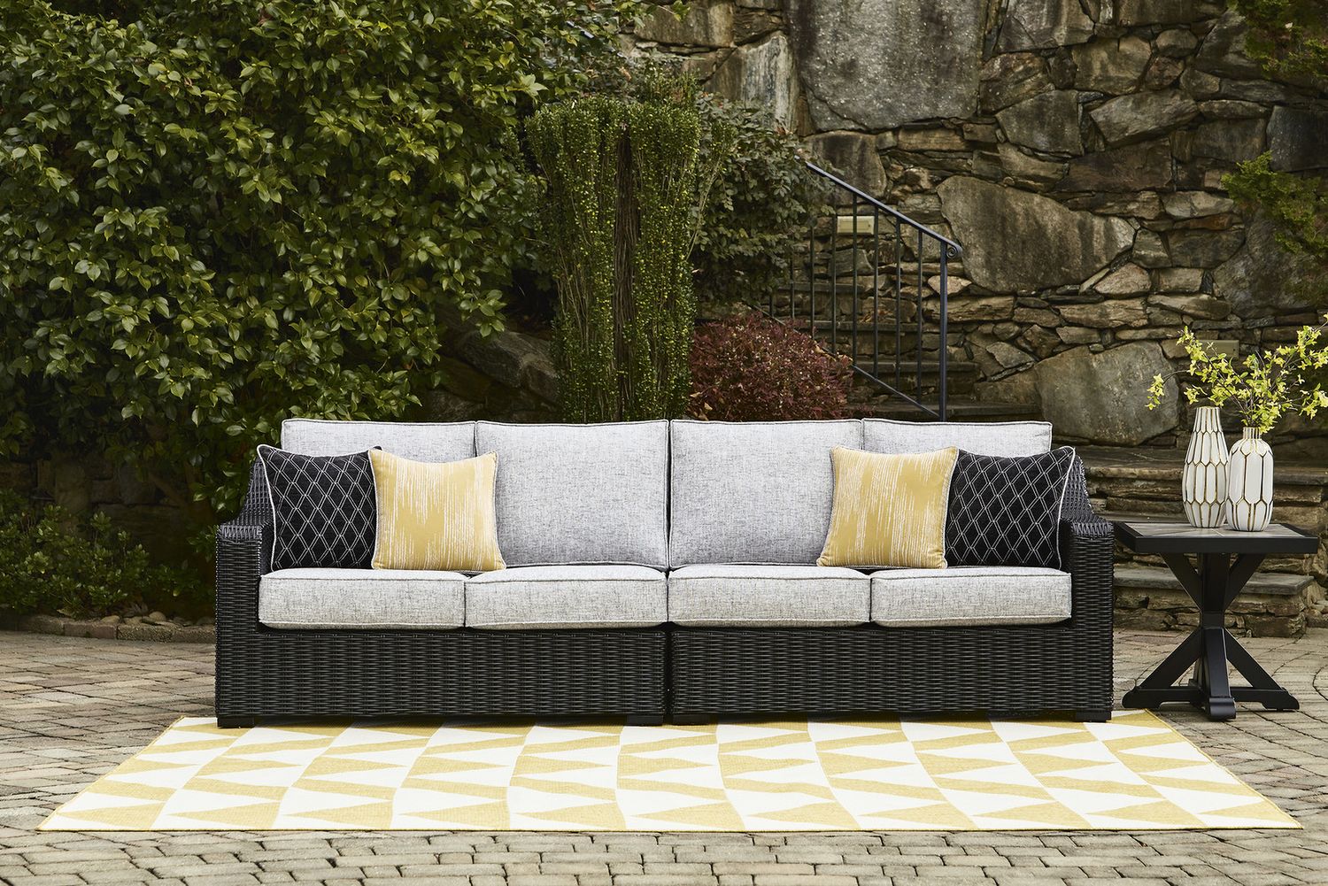 Beachcroft 5-Piece Outdoor Sectional In Black Light Gray P792P6