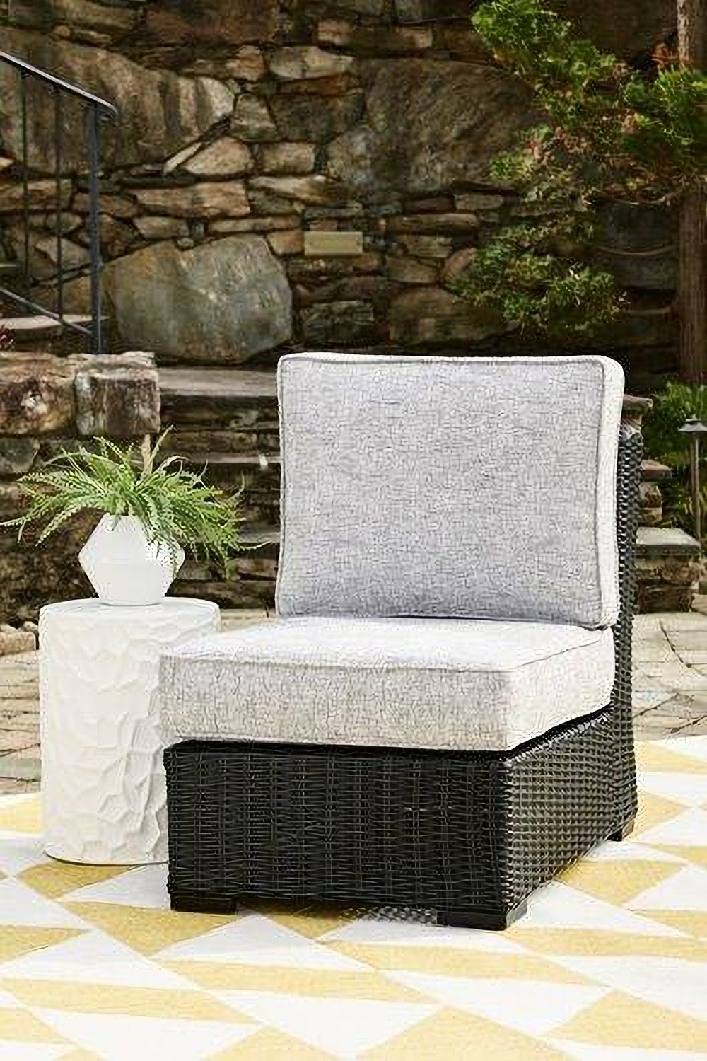 Beachcroft 5-Piece Outdoor Sectional In Black Light Gray P792P6