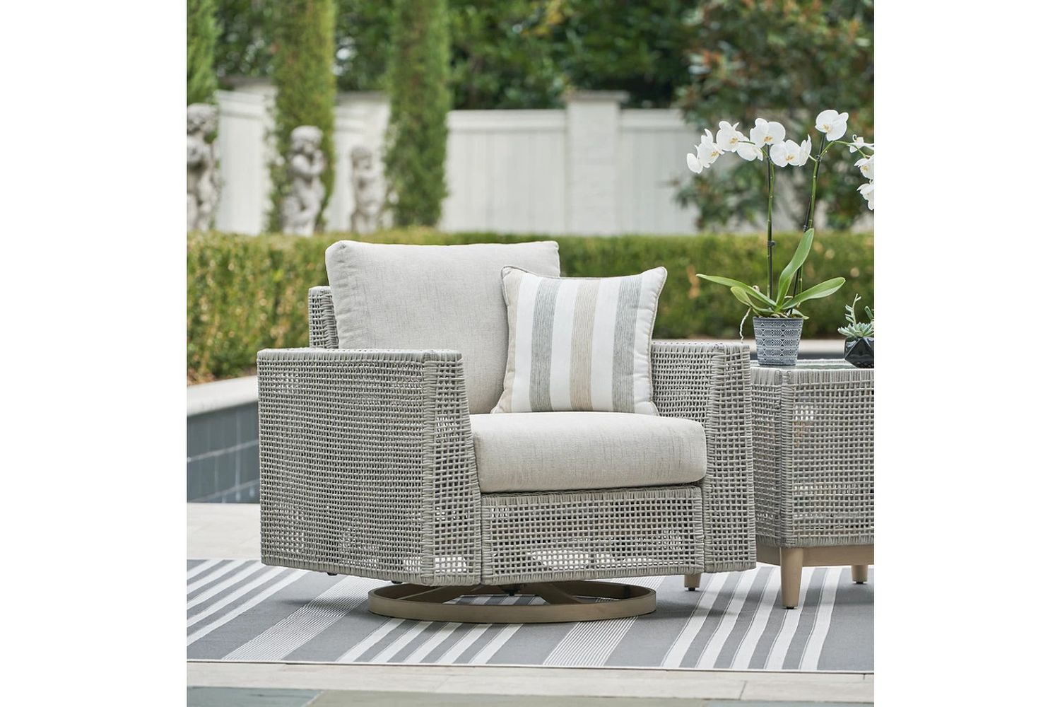 Seton Creek Gray Outdoor Swivel Lounge With Cushion P798821