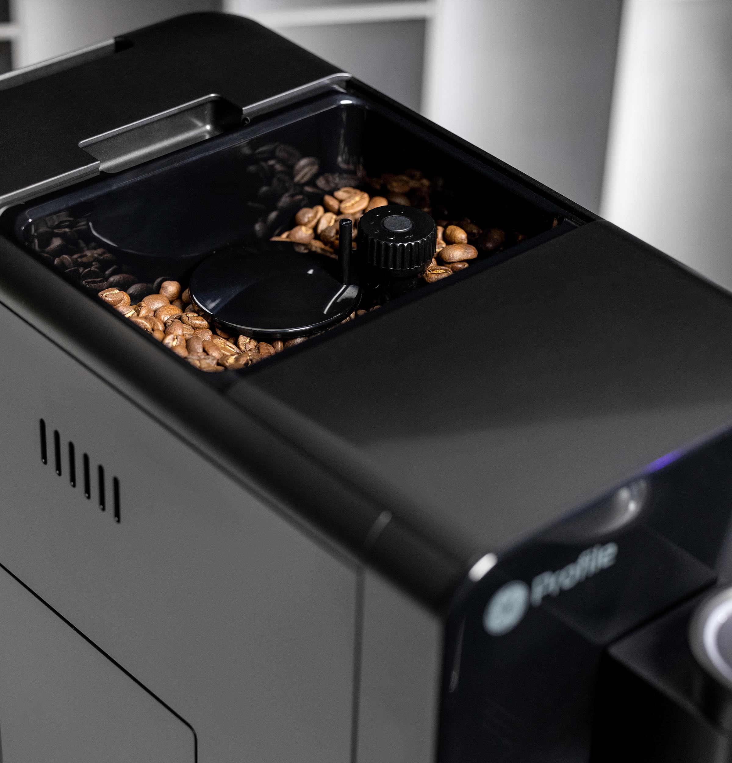 Automatic Espresso Machine + Frother P7CEBBS6RBB