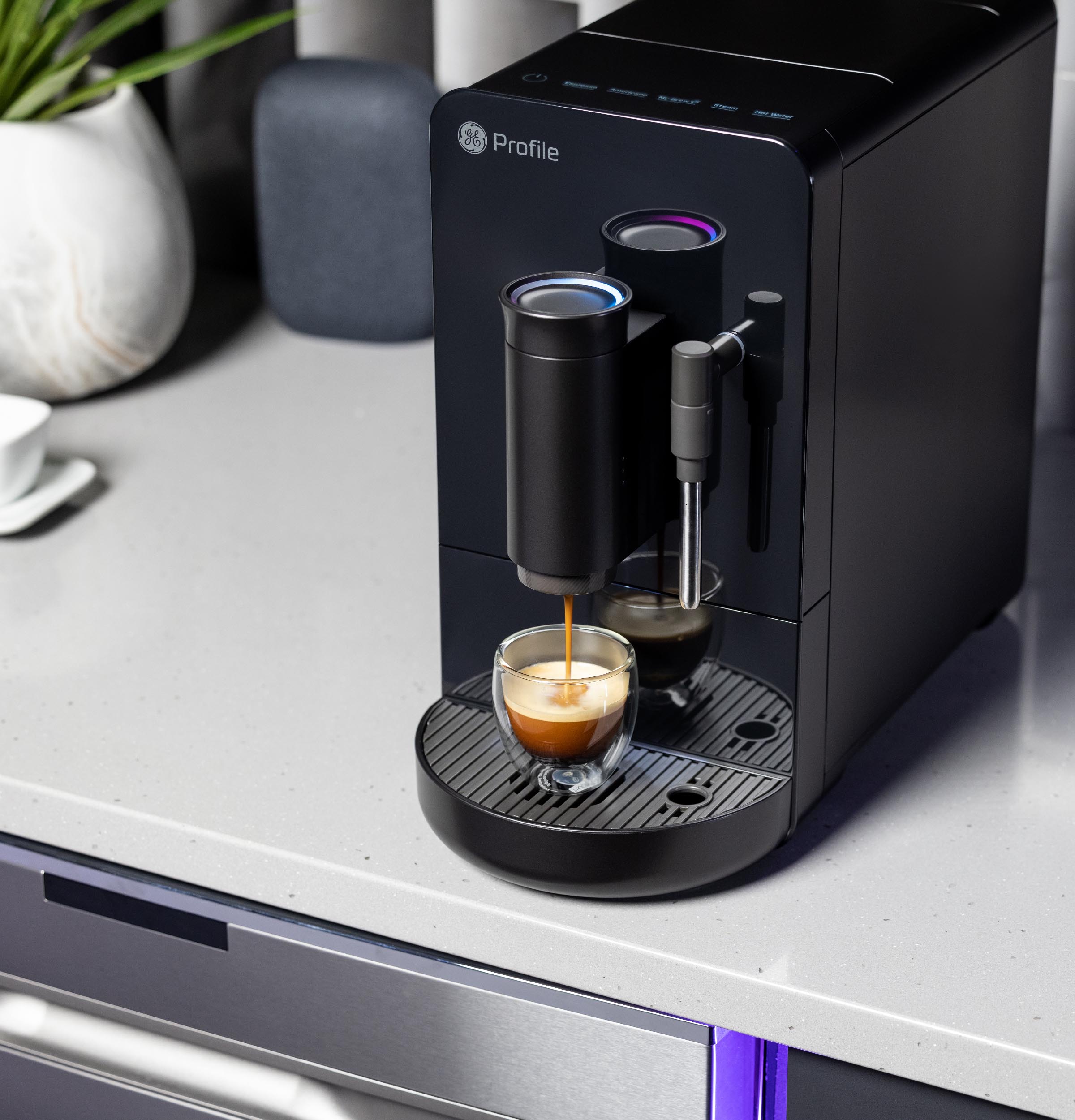 Automatic Espresso Machine + Frother P7CEBBS6RBB