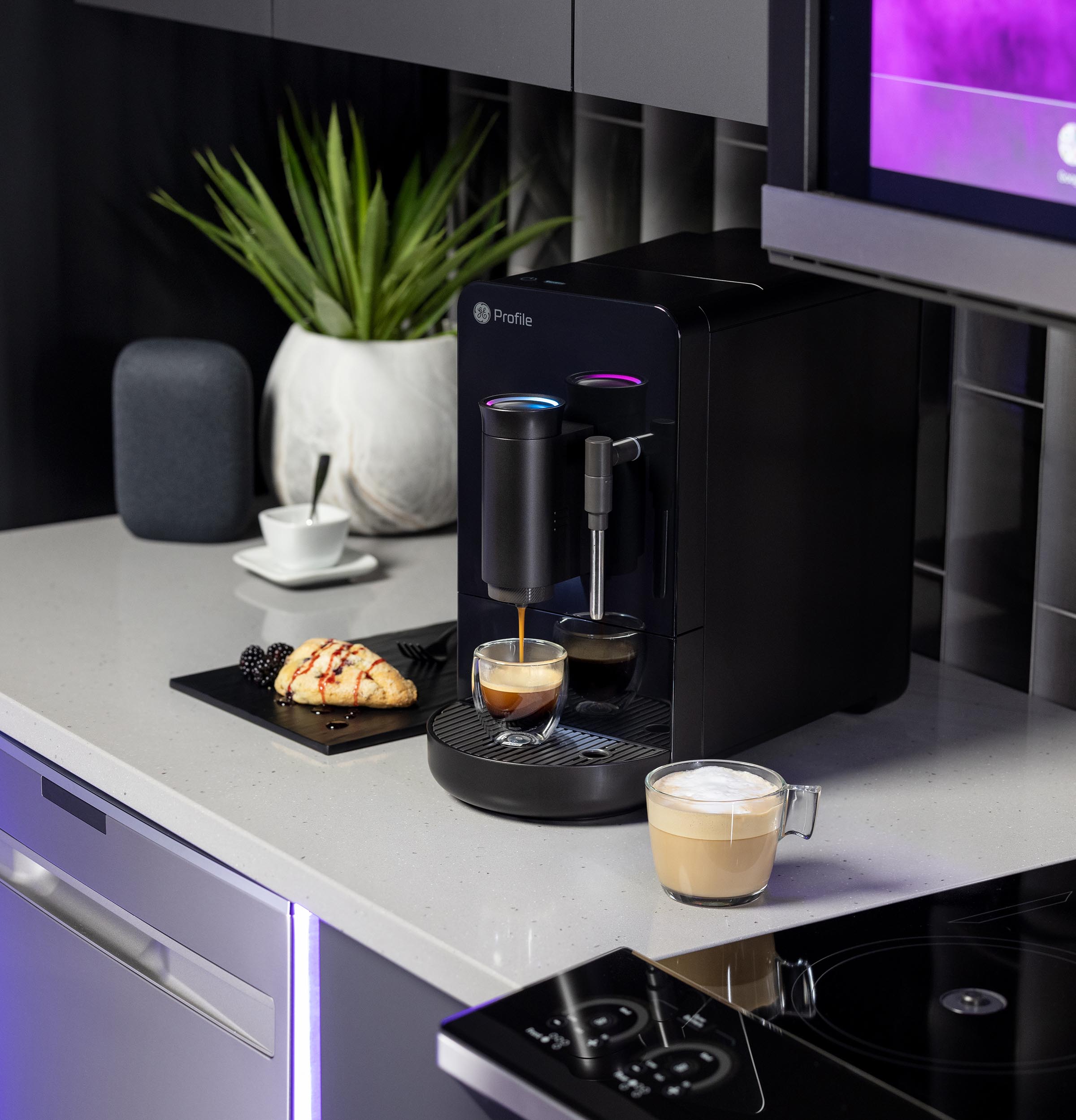 Automatic Espresso Machine + Frother P7CEBBS6RBB