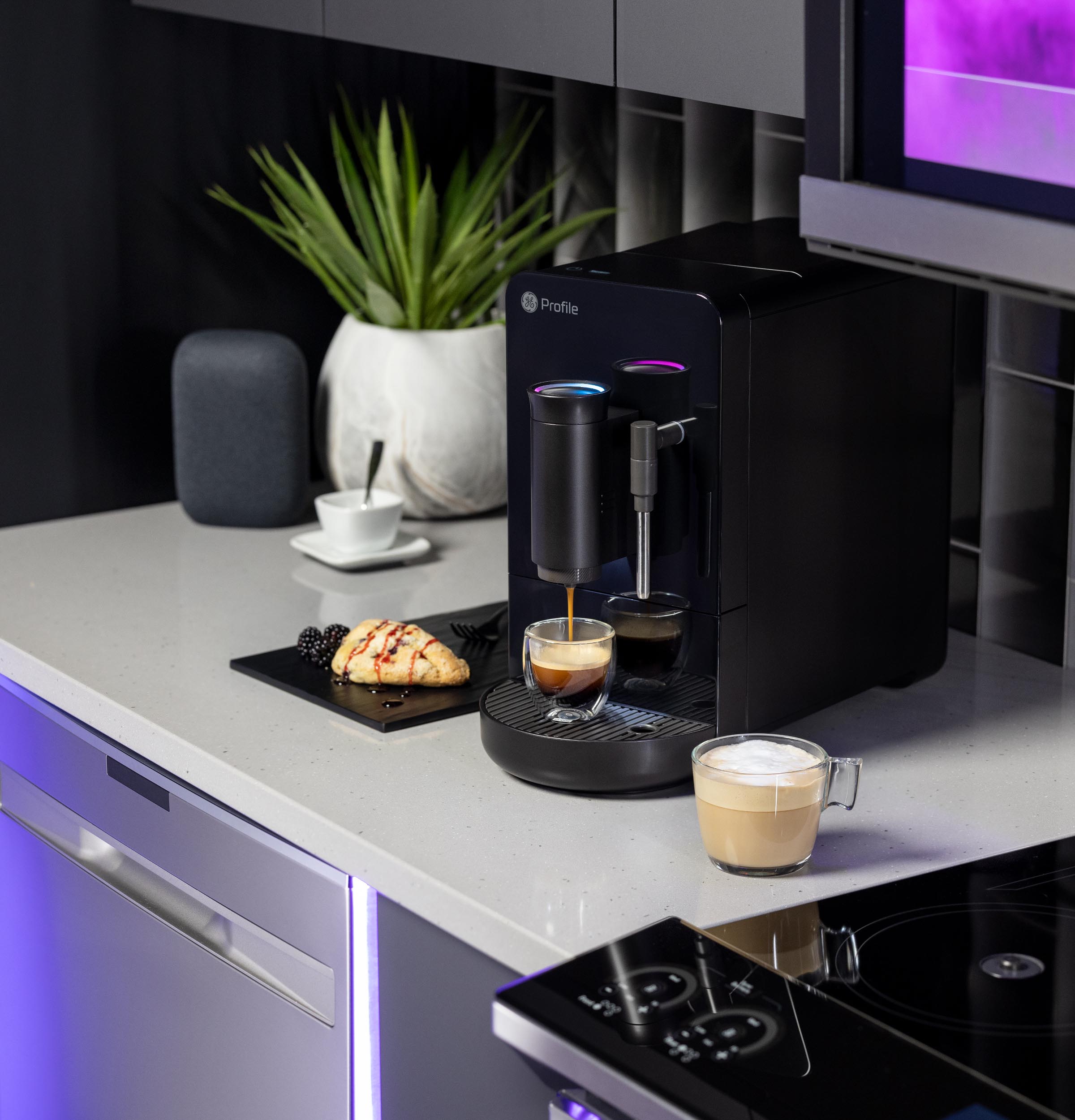 Automatic Espresso Machine + Frother P7CEBBS6RBB