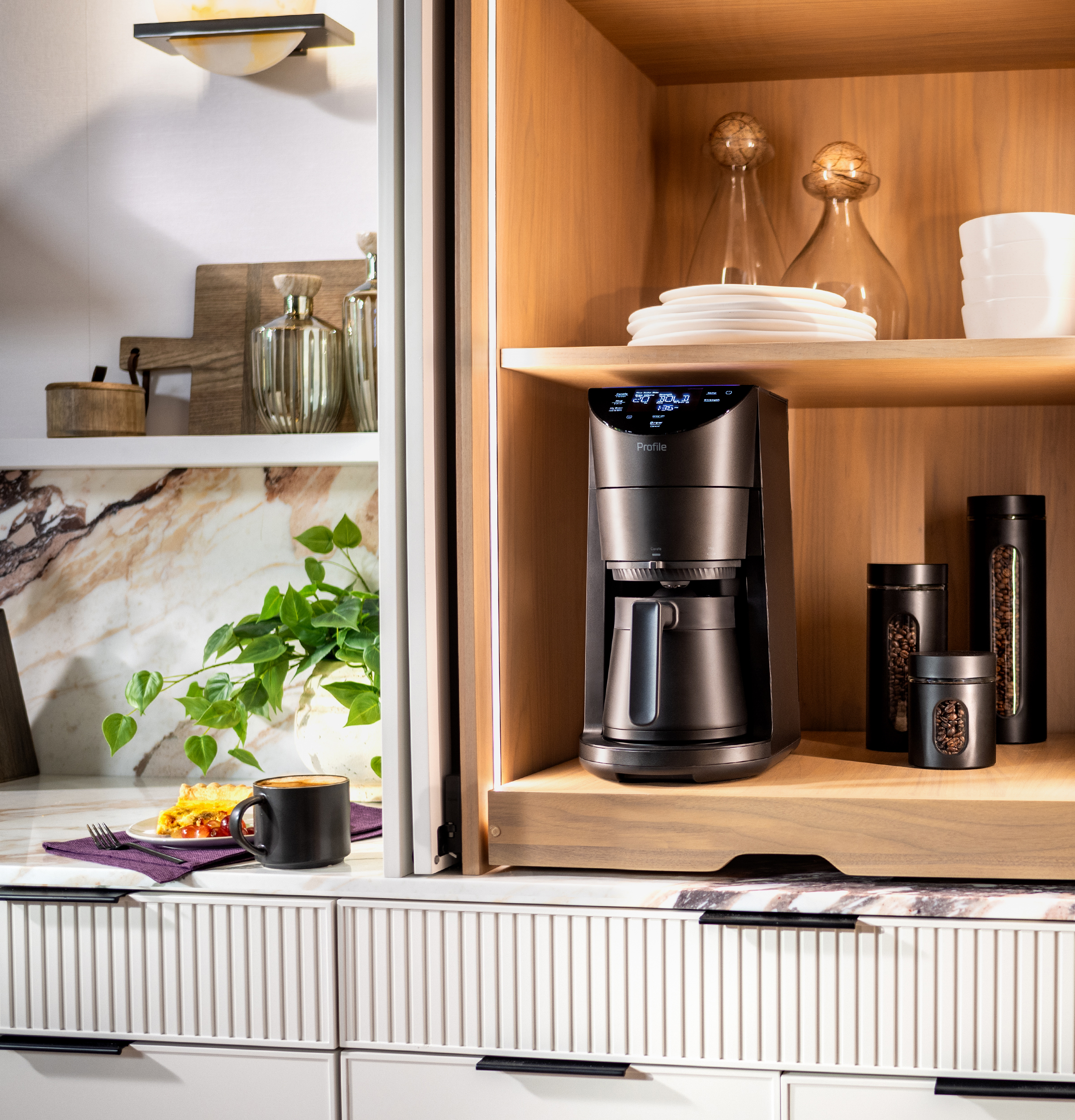 Smart Grind and Brew Coffee Maker with Podless Single Serve P7CGAAS6TBB