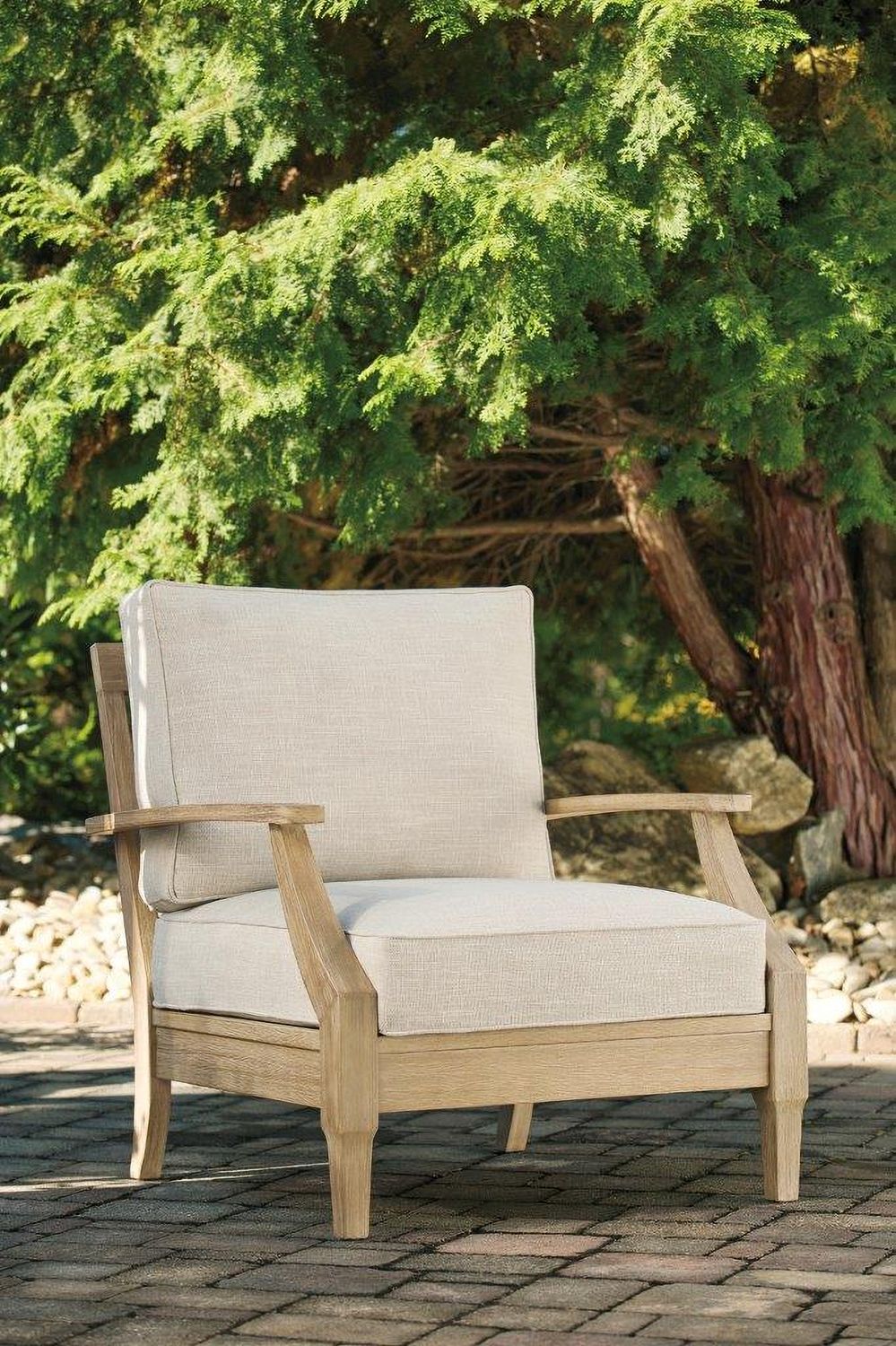 Clare View Beige Outdoor Lounge Chair With Cushion P801820