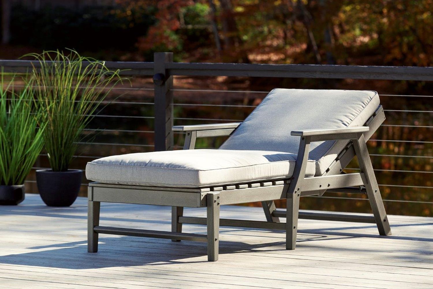 Visola Gray Chaise Lounge P802815