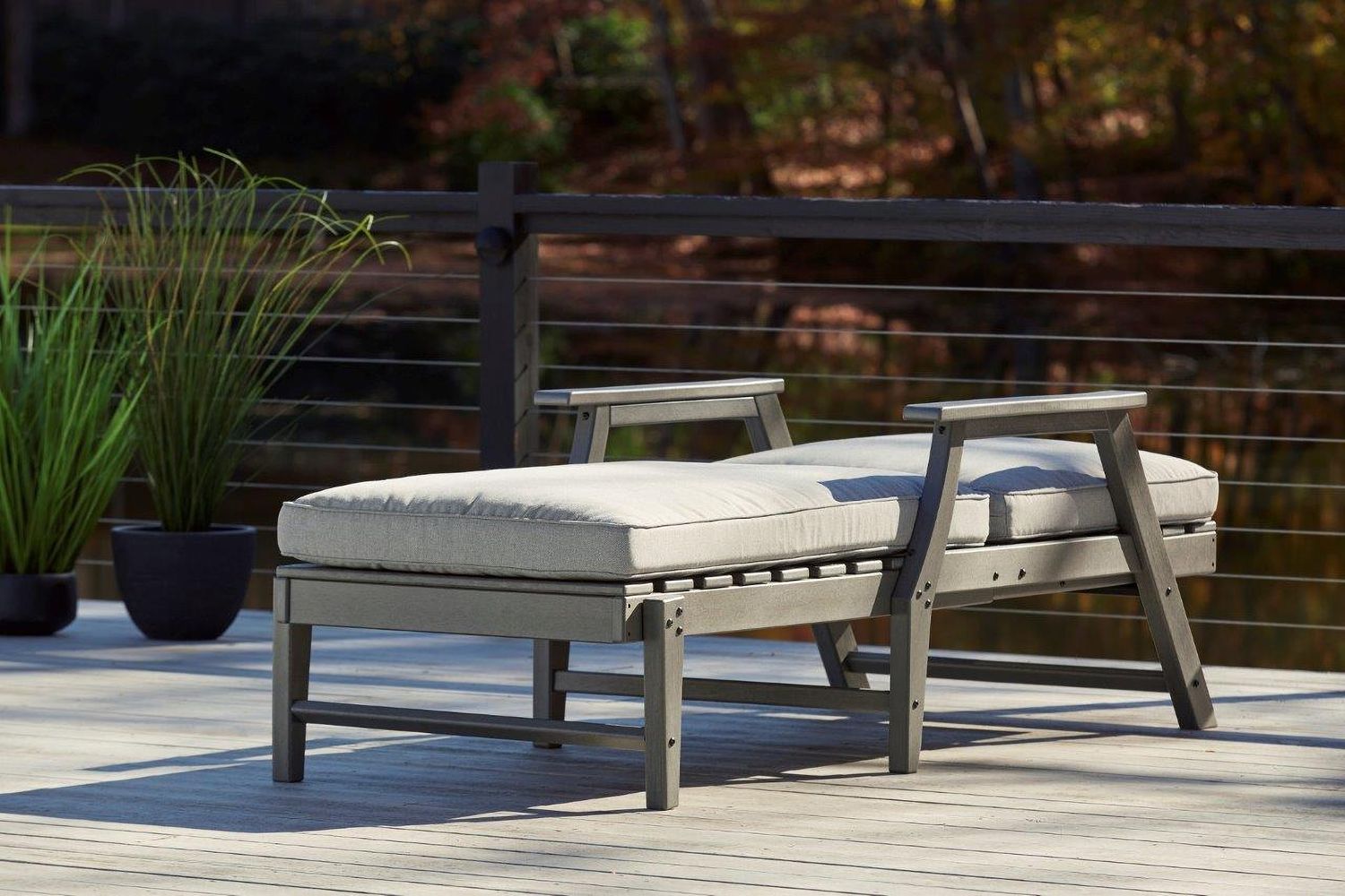 Visola Gray Chaise Lounge P802815