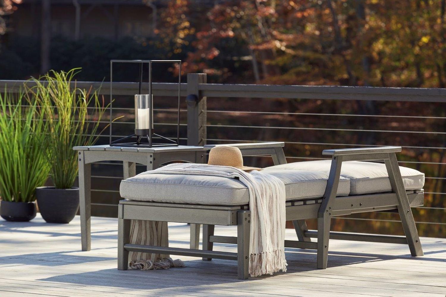 Visola Gray Chaise Lounge P802815