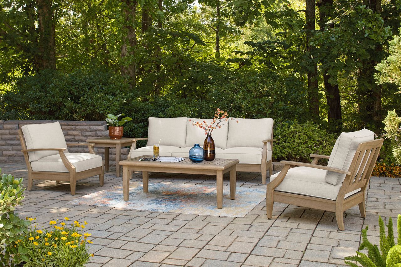 Gerianne Grayish Brown Outdoor Rectangular Cocktail Table P805701