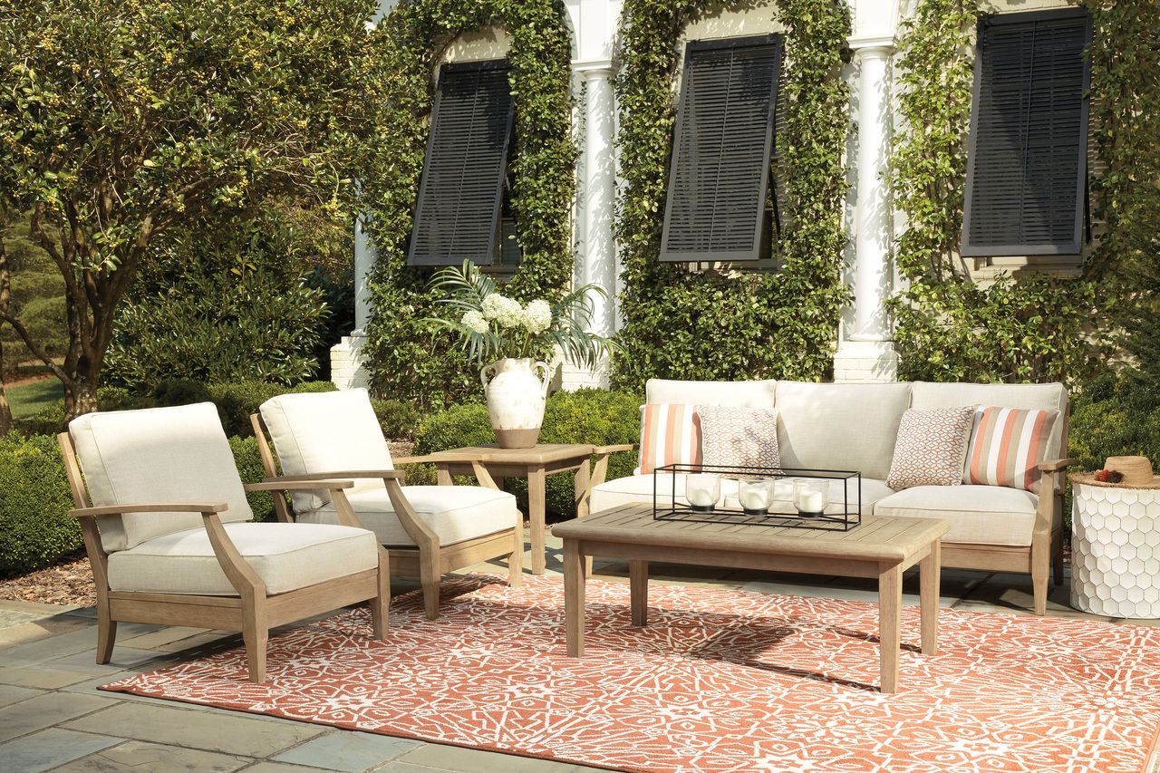 Gerianne Grayish Brown Outdoor Rectangular Cocktail Table P805701