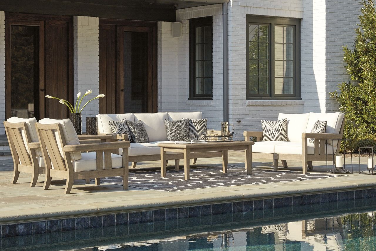 Gerianne Grayish Brown Outdoor Rectangular Cocktail Table P805701