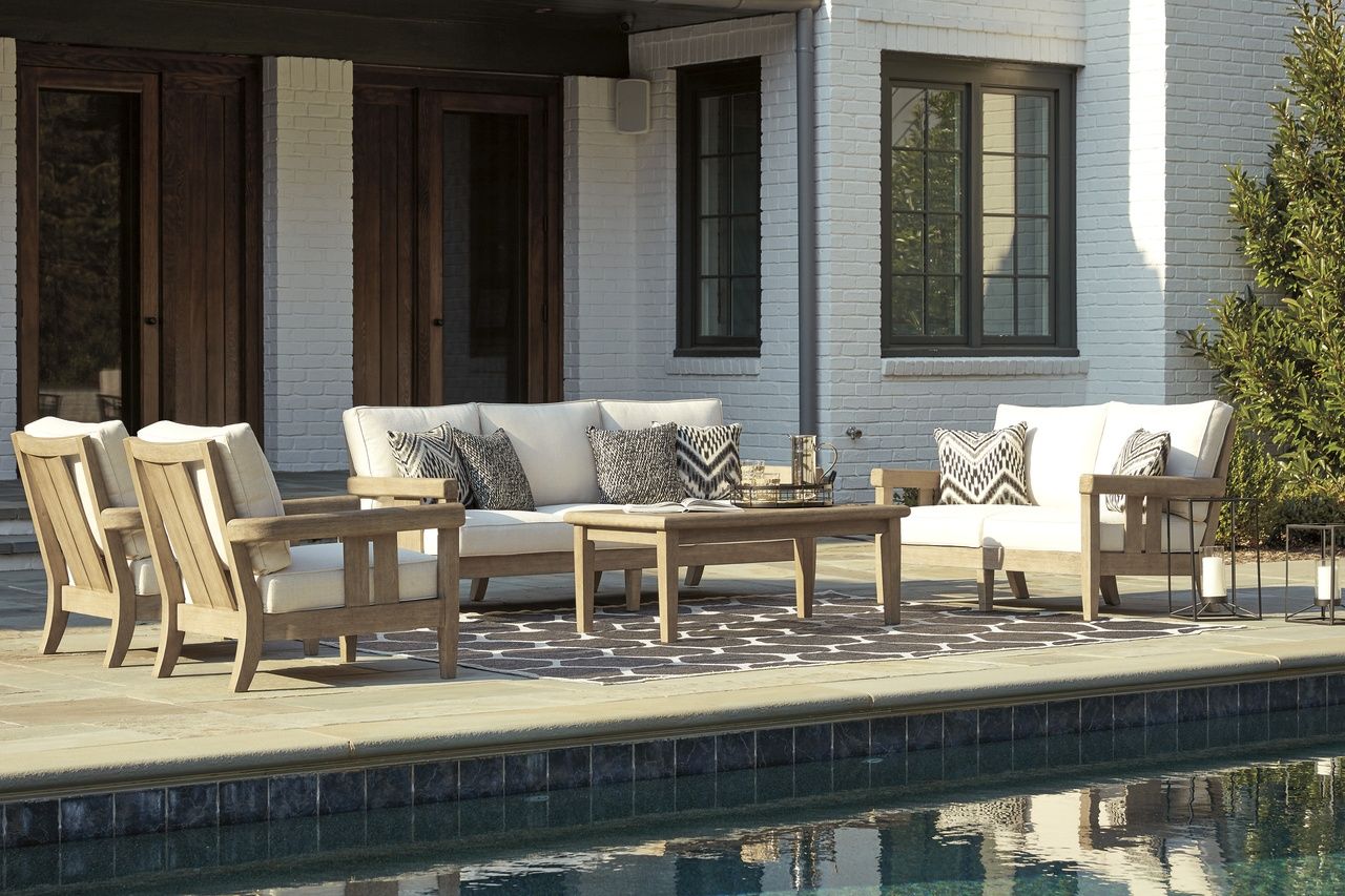 Gerianne Grayish Brown Outdoor Rectangular Cocktail Table P805701