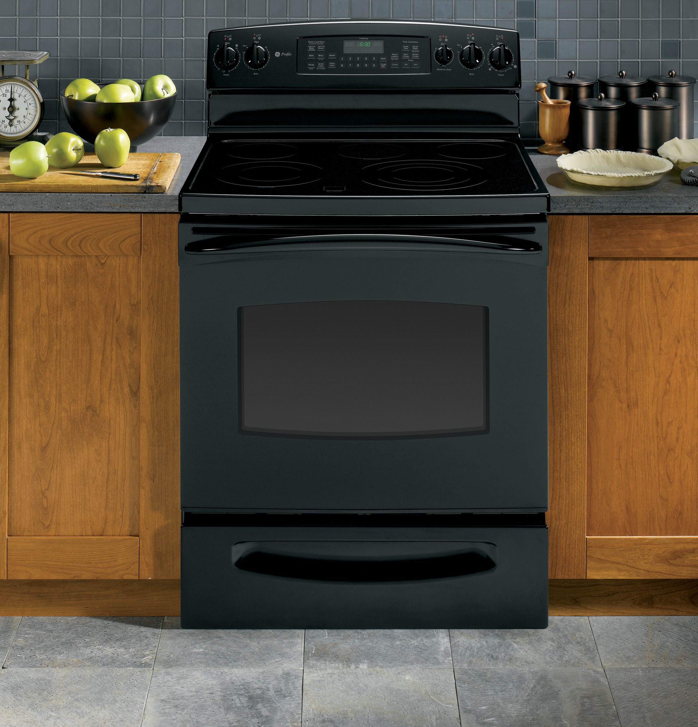 30" Free-Standing Convection Range PB905DTBB, product image 2 of 7