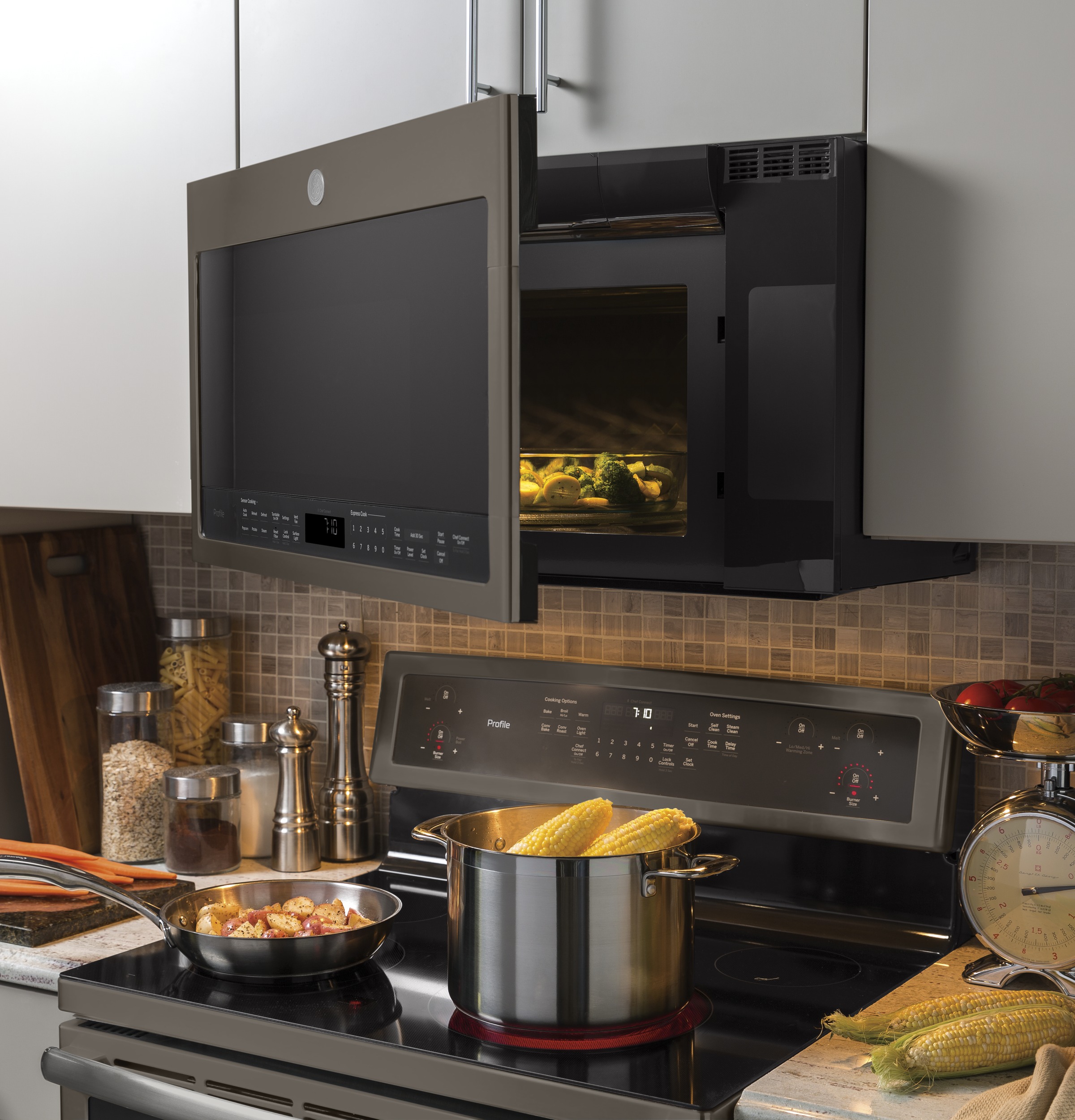 30" Free-Standing Electric Convection Range PB911EJES, product image 10 of 13