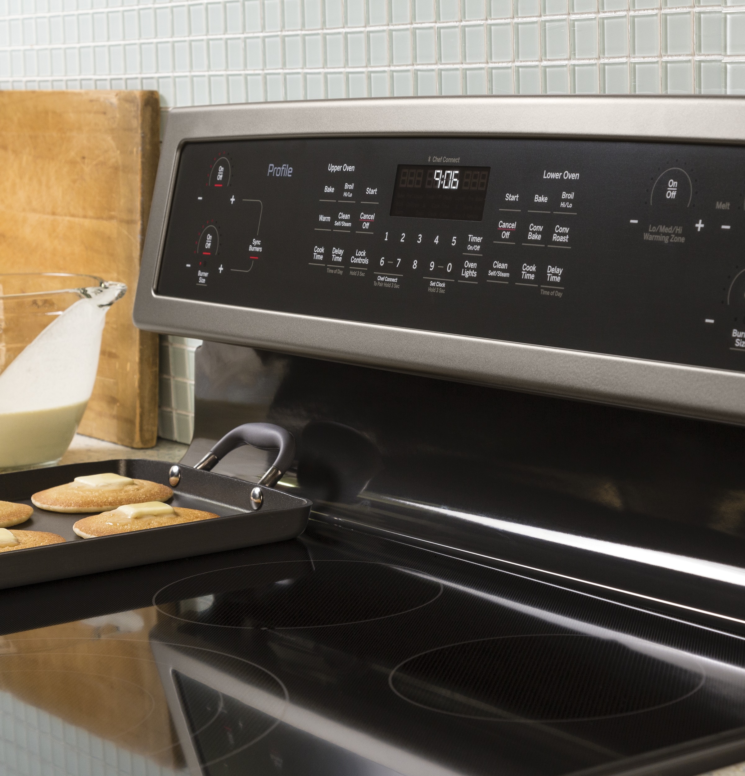30" Free-Standing Electric Double Oven Convection Range PB960EJES, product image 6 of 13