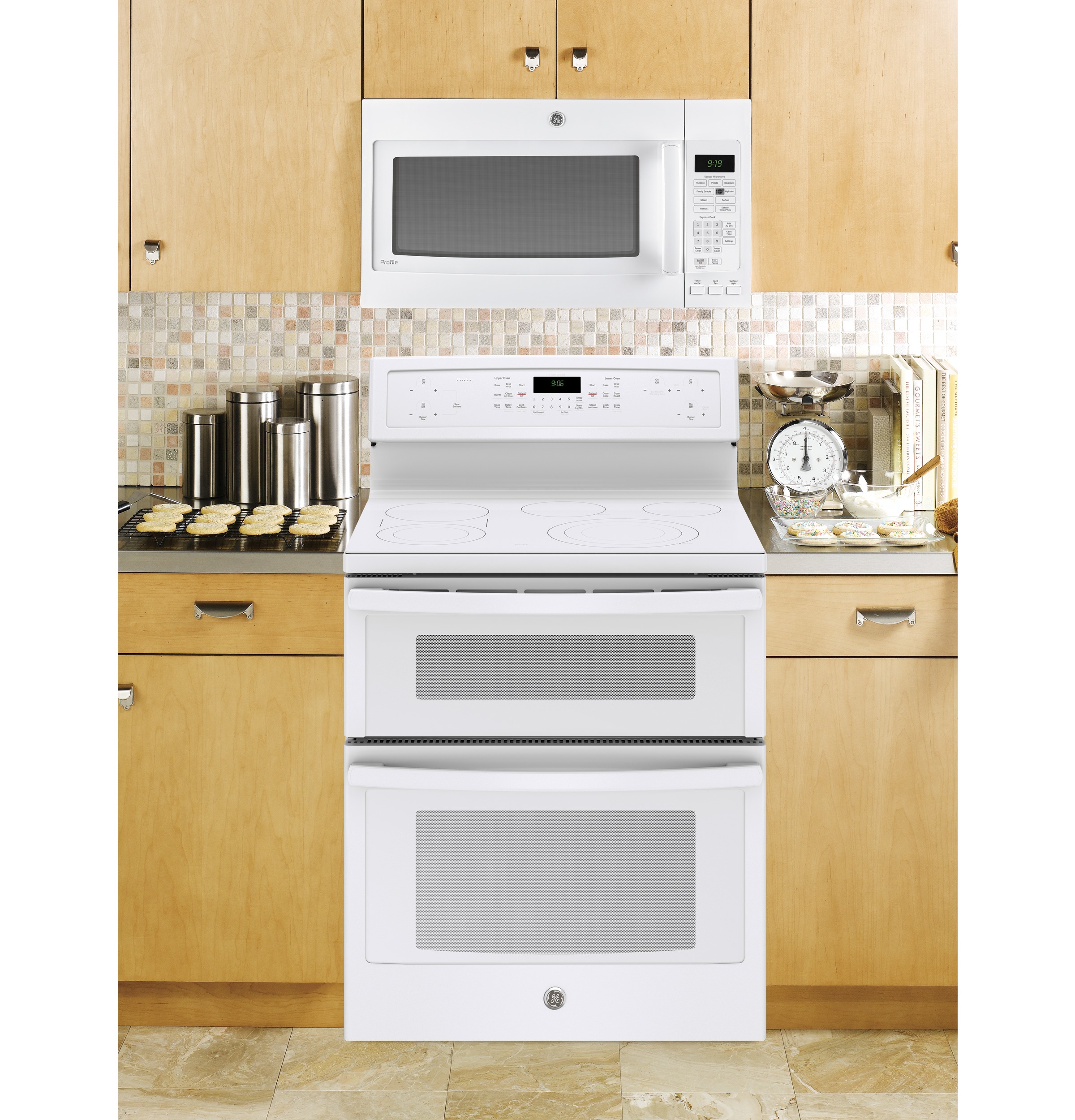 Series 30" Free-Standing Electric Double Oven Convection Range PB960TJWW, product image 14 of 18